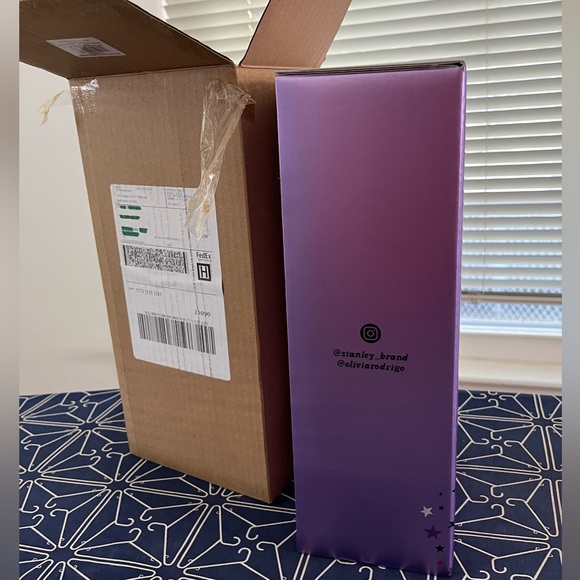 Stanley x Olivia Rodrigo, Quencher H2O Flowstate Tumbler with Straw, 40oz - Picture 5 of 11